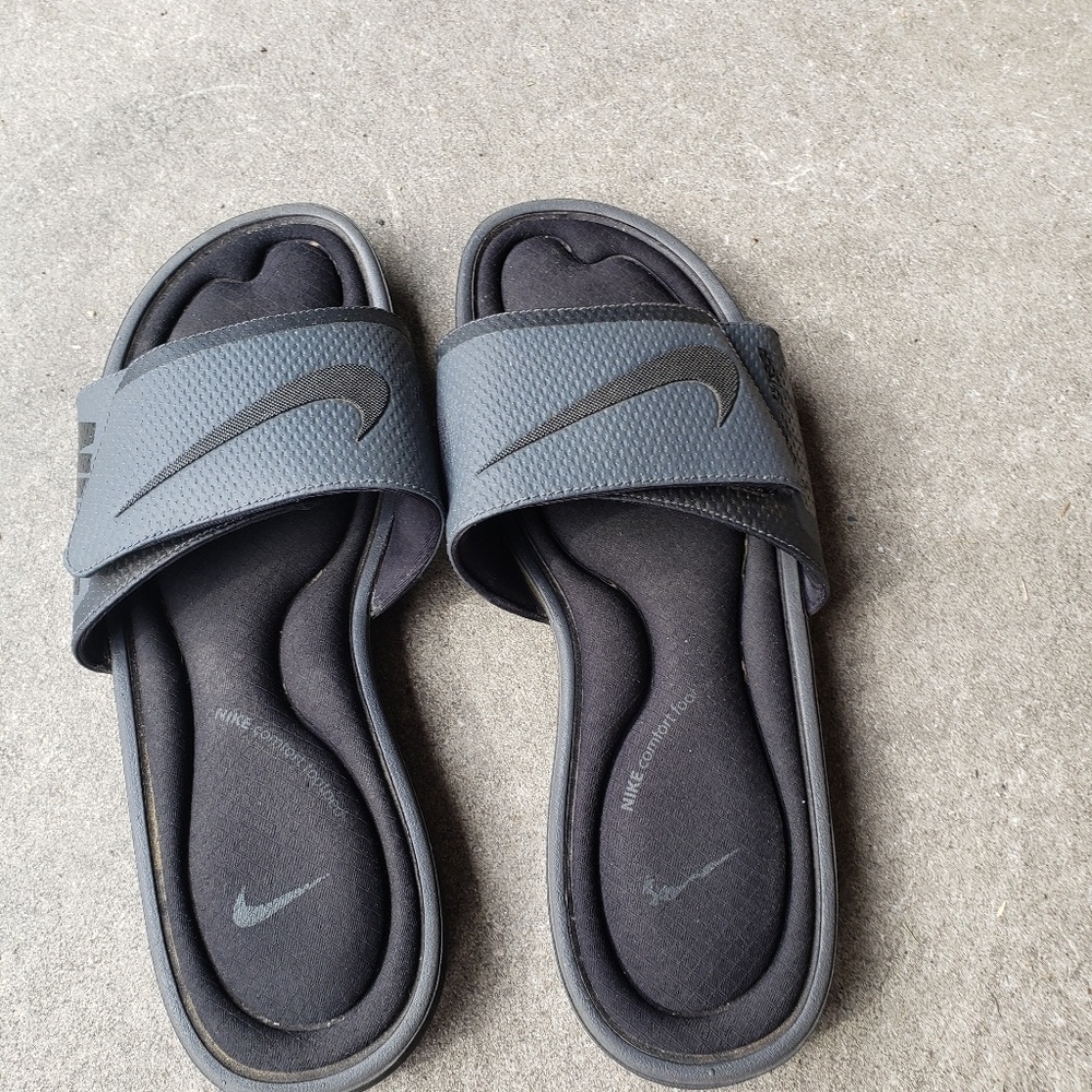 Sandles